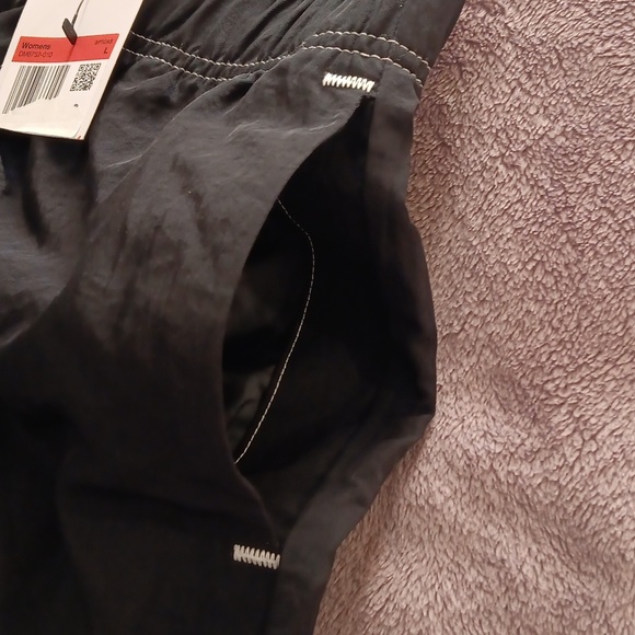 Nike Shorts Large Womens Swoosh Woven Loose Fit High Rise Black RSP: $50 - Picture 3 of 6